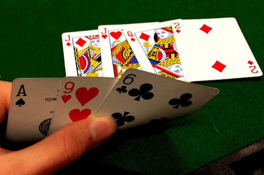 Cách sử dụng Bluff trong Poker là gì để hiệu quả và chuẩn xác nhất